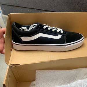 Unisex Vans Size 10.5W 9M